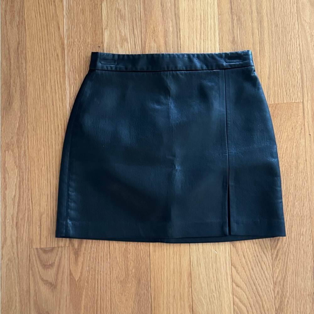 ARITZIA WILFRED BLACK LEATHER SKIRT - size 4